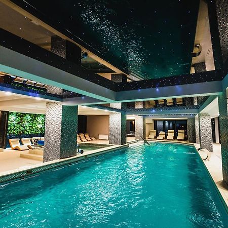 Hotel Carpat Inn อาซูกา ภายนอก รูปภาพ