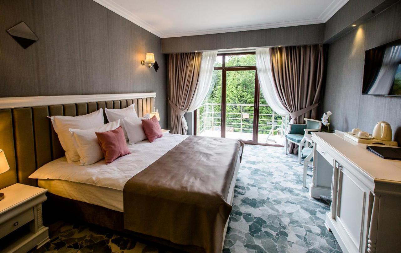 Hotel Carpat Inn อาซูกา ภายนอก รูปภาพ