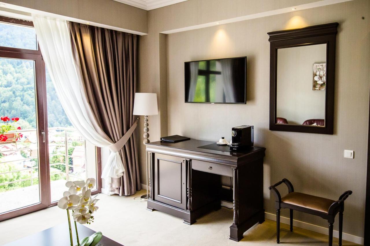 Hotel Carpat Inn อาซูกา ภายนอก รูปภาพ