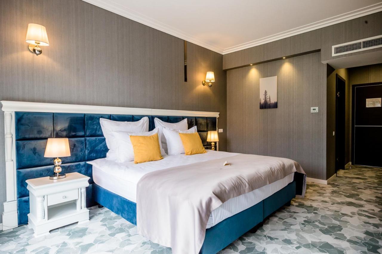 Hotel Carpat Inn อาซูกา ภายนอก รูปภาพ