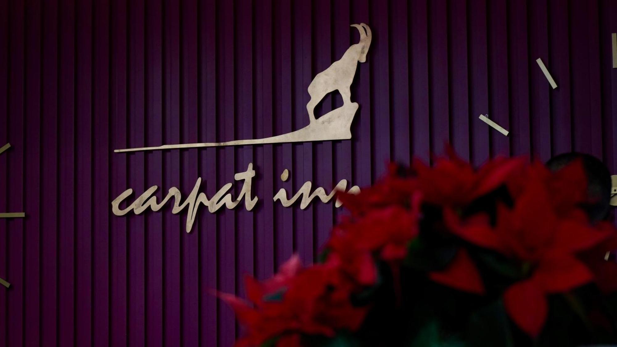 Hotel Carpat Inn อาซูกา ภายนอก รูปภาพ
